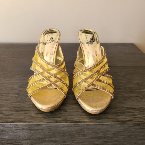 Gold Silettos - Picture 2 of 5